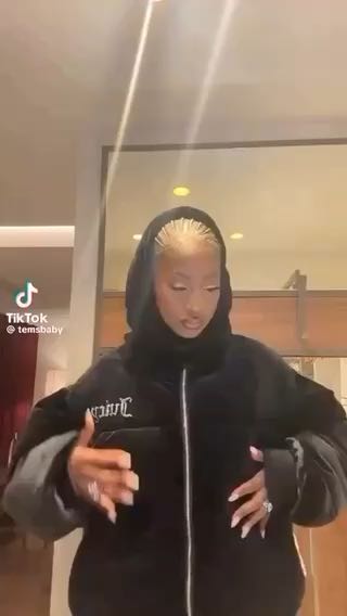  Who else loves seeing @temsbaby goofing off