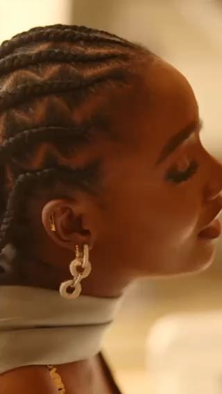  The stranger in her
cc: adekunlegold
#entertainment