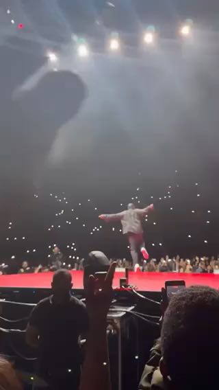  Davido performs Aye at his Accor Arena