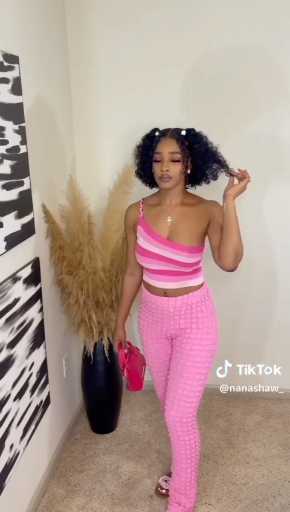 Barbie outfit ideas

cc: Nanashaw

follow our