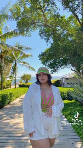 Beach outfits ideas for chubby ladies 

Cc: