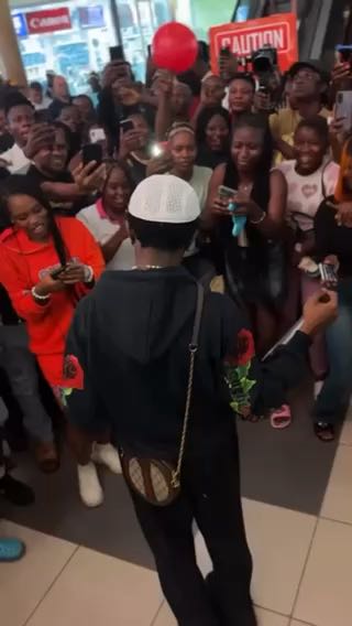  victOny surprised his fans with a free