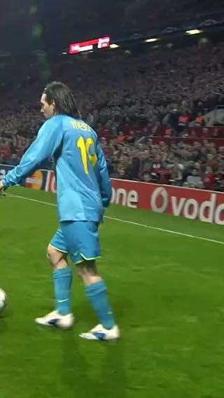Throwback on this great Messi moment 
cc: