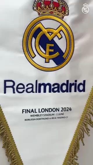  All set in our #UCLfinal dressing room!