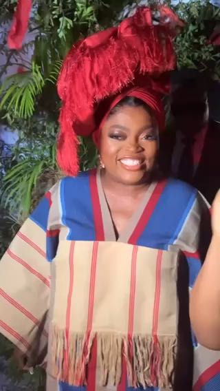  funkejenifaakindele The Queen is here! 
Live at