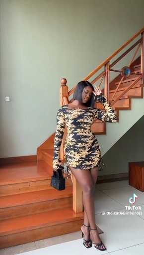 Two pieces outfit idea

cc: Catherine Onoja
