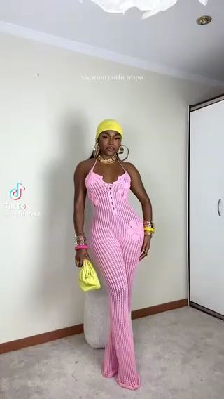 Vacation outfit ideas  

cc: mariipvzz 

follow our