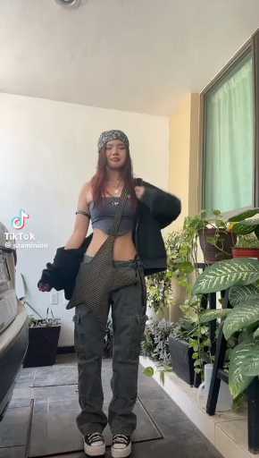 Streetwear outfit idea 

cc: Saminion

follow our