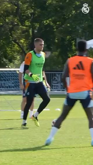LukaModric10
NEW INSIDE TRAINING RMPlay
cc: realmadrid