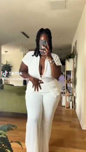 Two pieces outfit idea

cc: Theloveshegives 

follow
