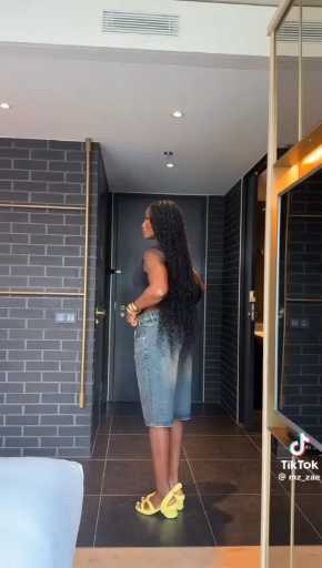 How to style denim shorts 

cc:Mz_zae

follow