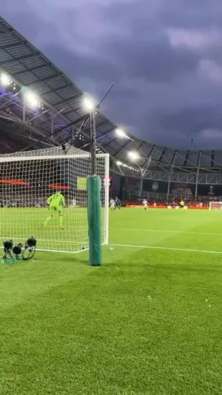 lookman's feet & finish
cc: europaleague
#sports
