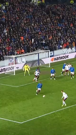  Magic McGregor
cc: europaleague
#sports