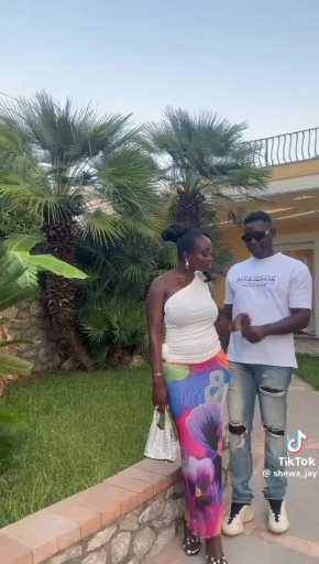  Couples vacation outfit idea

cc: Shewajay

follow