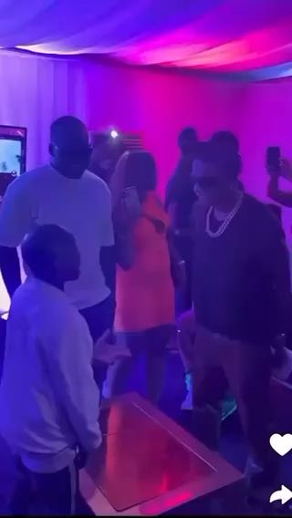  The scene when Wizkid was spraying a