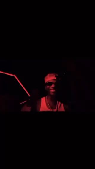  Wizkid vibing to Rema's 