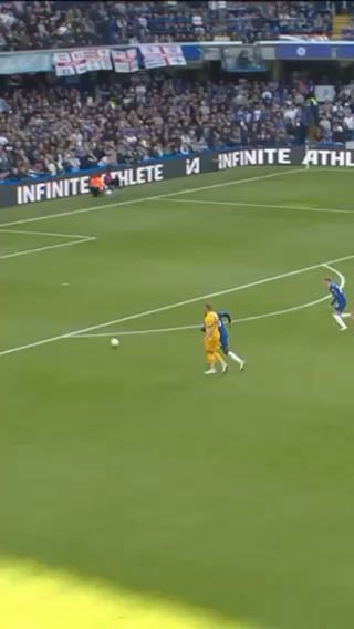 Finding the near post.
cc: chelseafc
#sports