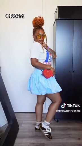 Raffle skirt outfit idea

Cc: Brownstreet

Follow