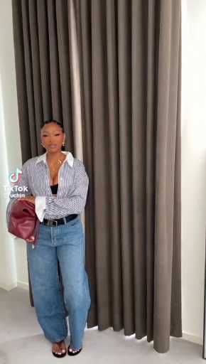 How to style a baggy outfit 

Cc:Ochjn