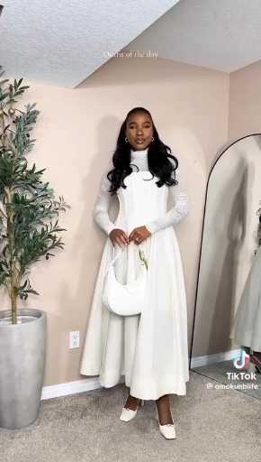 Sunday outfit idea 

Cc:Omokunbiife

Follow our page