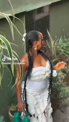 Raffle dress outfit idea

Cc: Naomianyaegbuu

Follow
