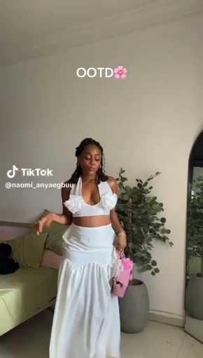  Two pieces outfit idea

Cc: Naomianyaegbuu

Follow