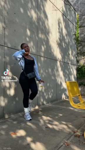 Denim jacket outfit  idea

Cc:Taljahmoet

Follow our