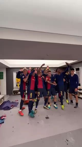  Bluagrana family
cc: fcbarcelona
#sports