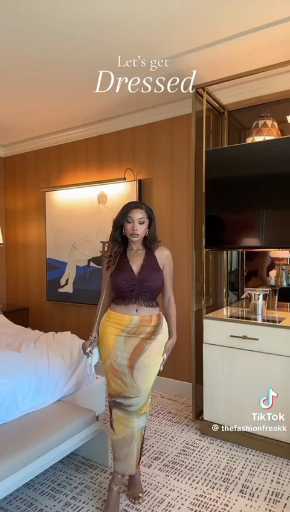 How to style a brunch date outfit.