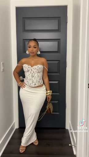 Long skirt outfit idea 

Cc: thefashionfreak

Follow