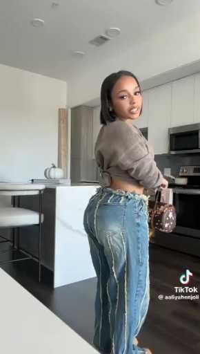 Cardigan and denim pant outfit idea 

Cc: