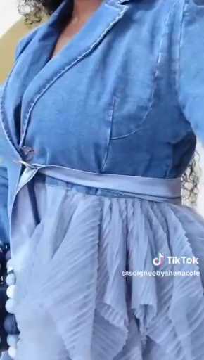 Denim dress outfit idea. 

Cc: soigneeboutique 

Follow