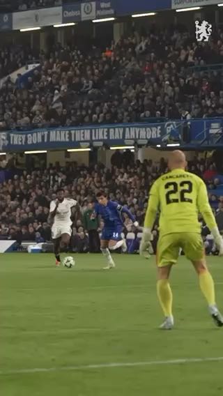  Cheeky, Joao.
cc: chelseafc
#sports