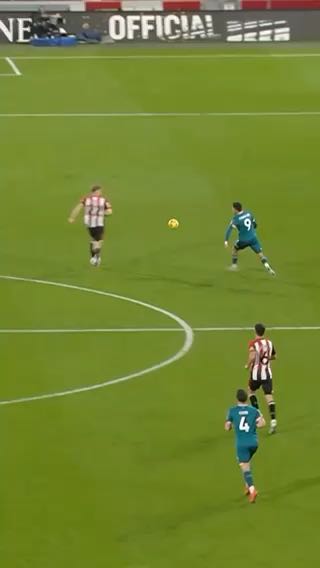  Fluid football
cc: brentfordfc
#sports