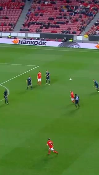 Álex Grimaldo
cc: europaleague
#sports