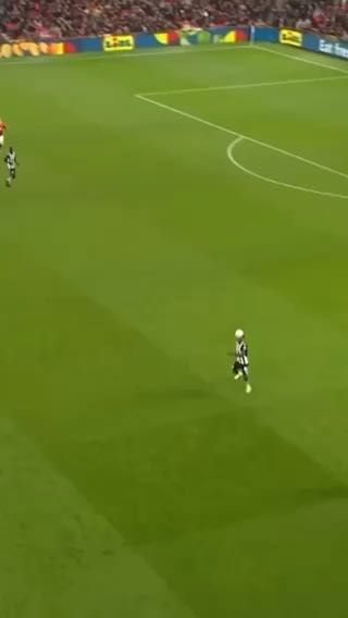The tackle the finish 
cc; manchesterunited
#sports