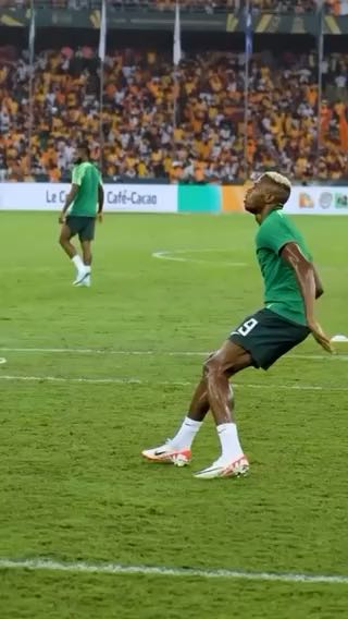  Osimhen doing what Osimhen does best!
Comment