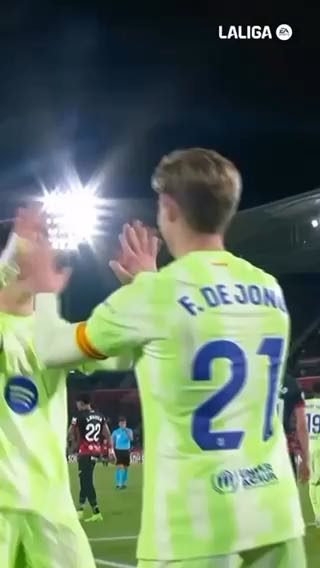  Pau Víctor
cc: fcbarcelona
#sports