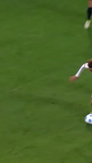  Blessing your feed with some nusaantonio assists.