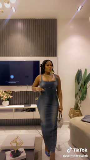 Bodycon outfit idea 

Cc:Sainthardwick

Follow our page
