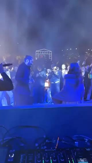  Joeboy performing at the same wedding Davido