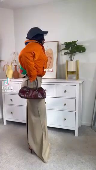 How to style a long skirt 

Cc:
