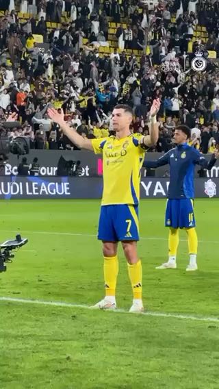 
Enjoying this victory with our amazing fans!