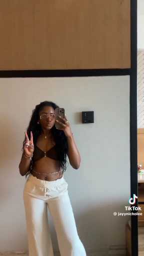 Vacation outfit idea

Cc: Jayynicolee 

Follow oaur