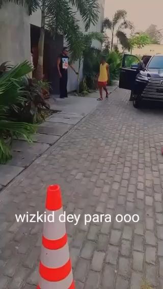  Abeg who provoke Wizkid????
cc: tooxclusive_com
#music