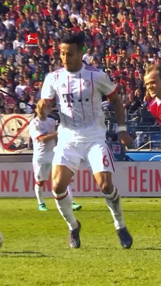  Thiago Alcântara.
cc; bundesliga
#sports