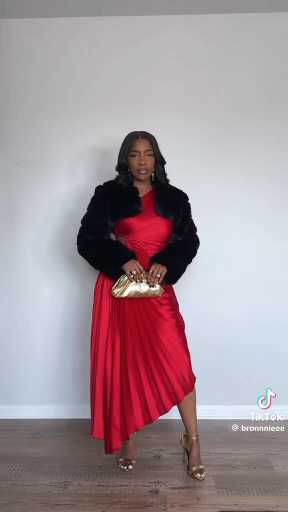 Red dress outfit idea 

Cc: Bronnie 

Follow