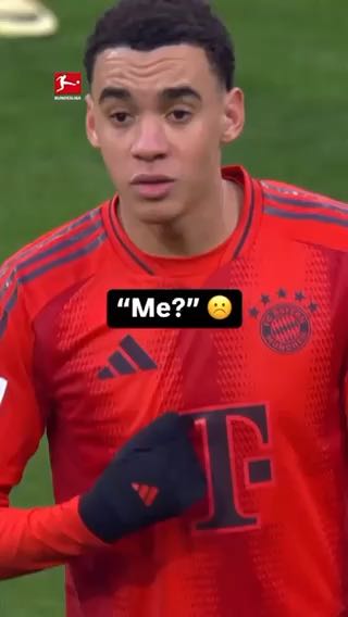  JamalMusiala10 really didn't want to come off!