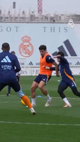FranGarci11
INSIDE TRAINING & RM
cc: realmadrid