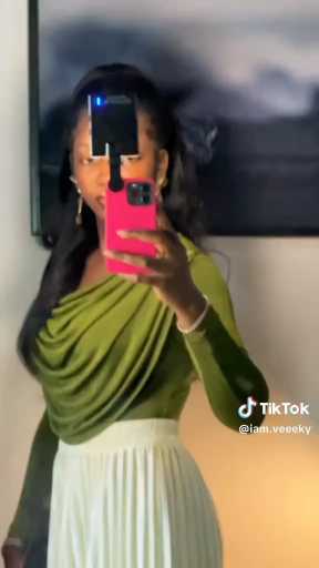 Pleated skirt outfit idea 

Cc:Iam.veeky

Follow our